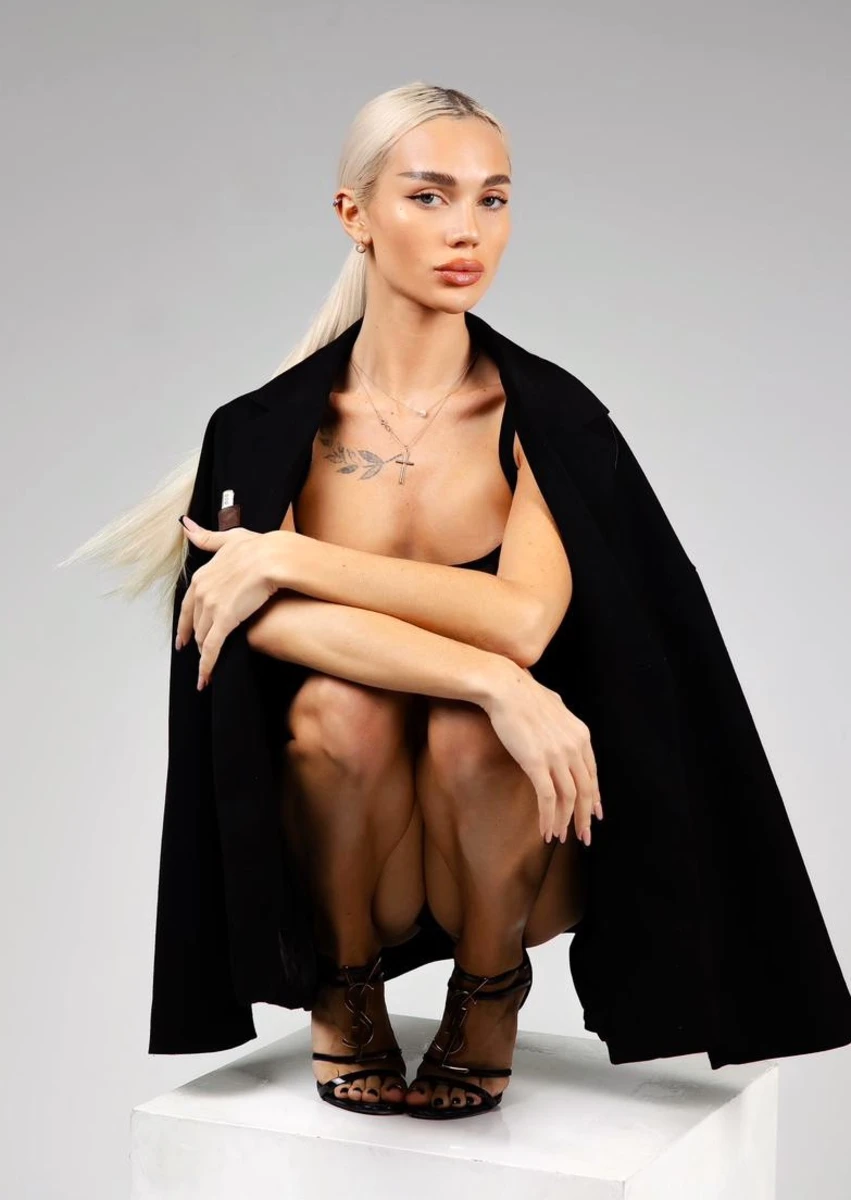 Alice escort in Munich