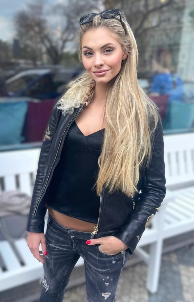 Camille escort in Munich