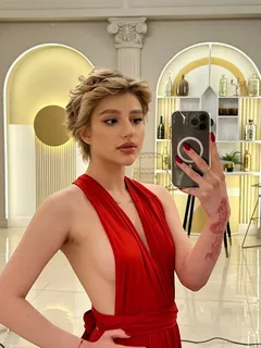 Eseniya Escort in Berlin