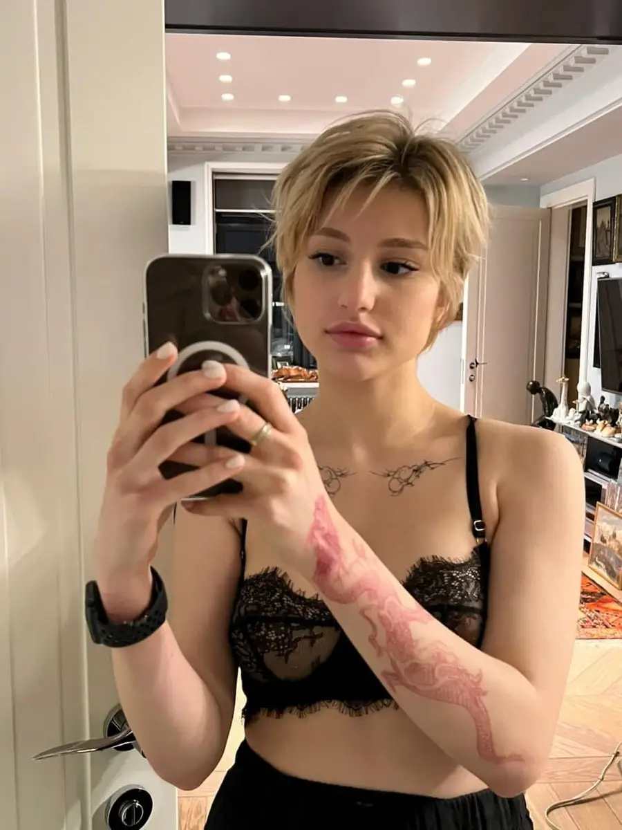 Eseniya Escort in Berlin