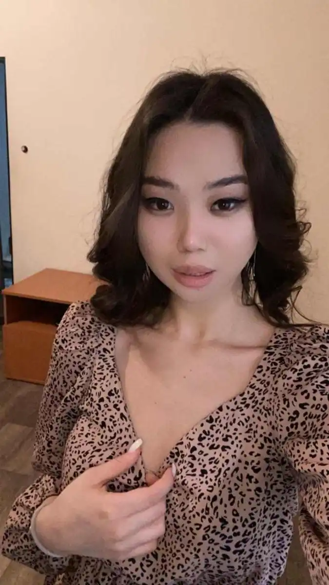 Madina escort in Munich