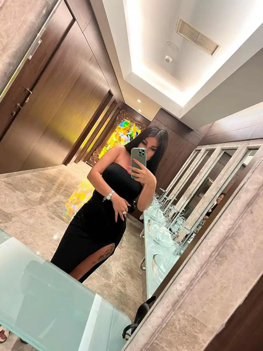 Selima escort in Munich