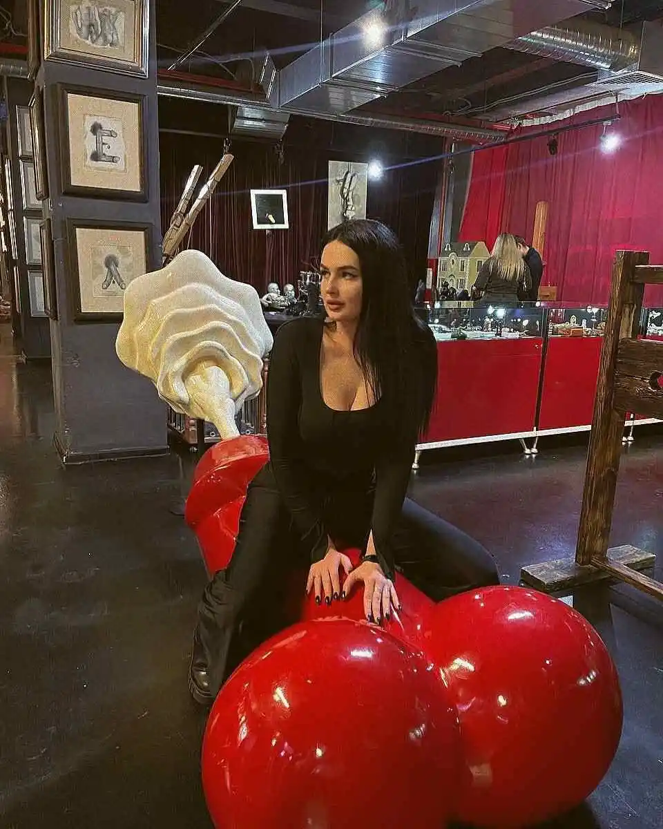 Zarina escort in Munich